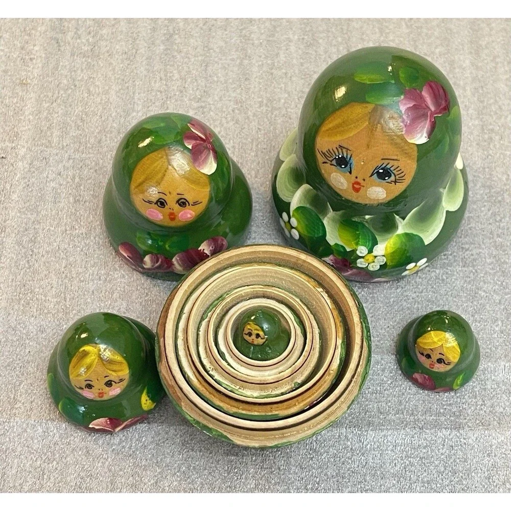 Russia Nesting Dolls Set of 5 Matryoshka Hand Painted Green Floral 2.75